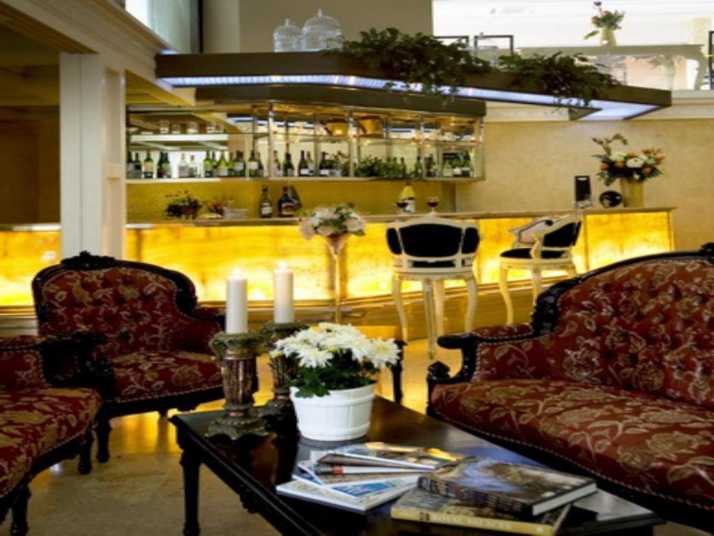 Amos Cozy Hotel Melawai Cakarta Dış mekan fotoğraf