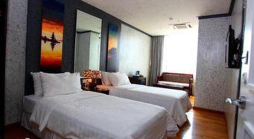 Amos Cozy Hotel Melawai Cakarta Dış mekan fotoğraf