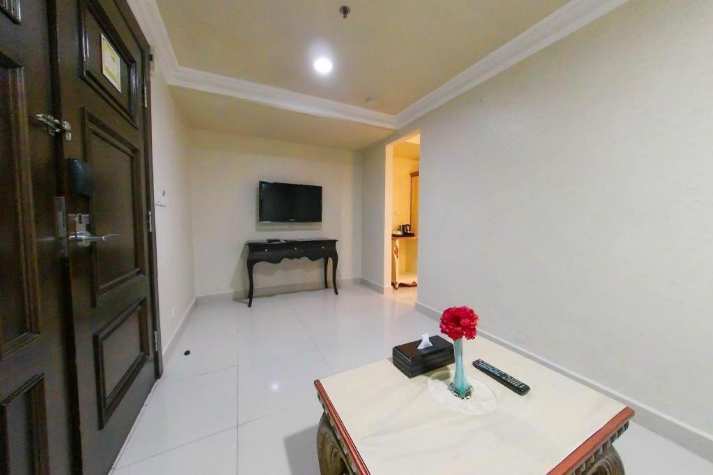 Amos Cozy Hotel Melawai Cakarta Dış mekan fotoğraf
