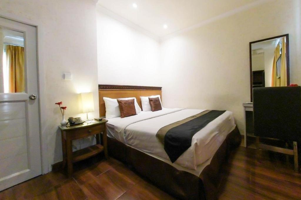 Amos Cozy Hotel Melawai Cakarta Dış mekan fotoğraf