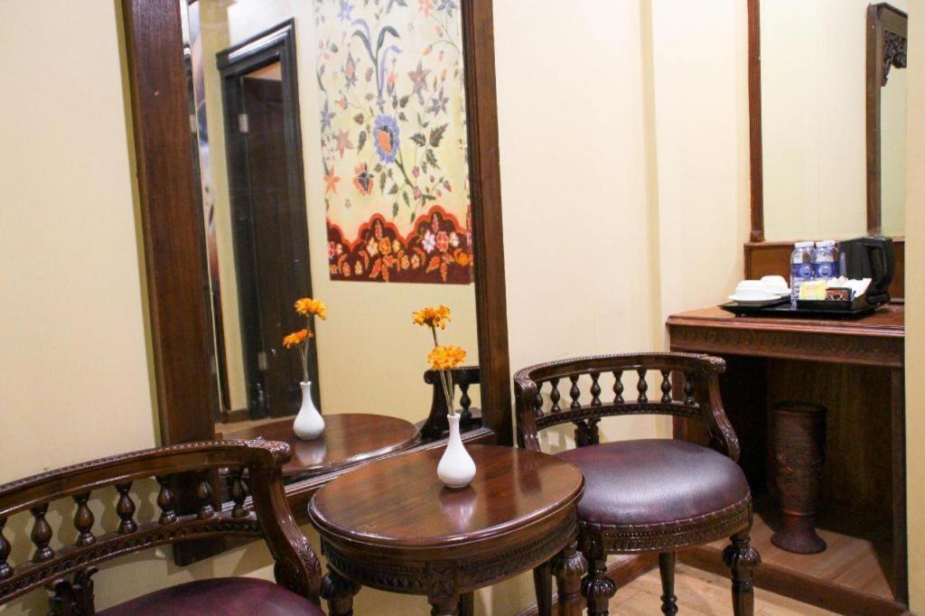 Amos Cozy Hotel Melawai Cakarta Dış mekan fotoğraf