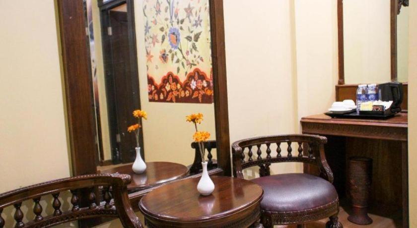 Amos Cozy Hotel Melawai Cakarta Dış mekan fotoğraf