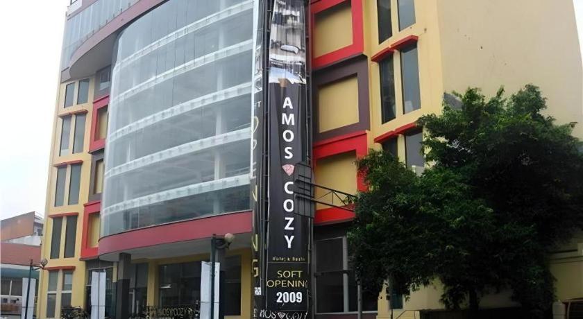 Amos Cozy Hotel Melawai Cakarta Dış mekan fotoğraf