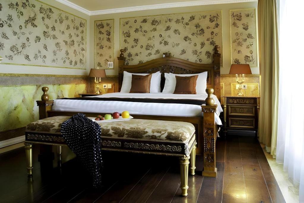 Amos Cozy Hotel Melawai Cakarta Dış mekan fotoğraf