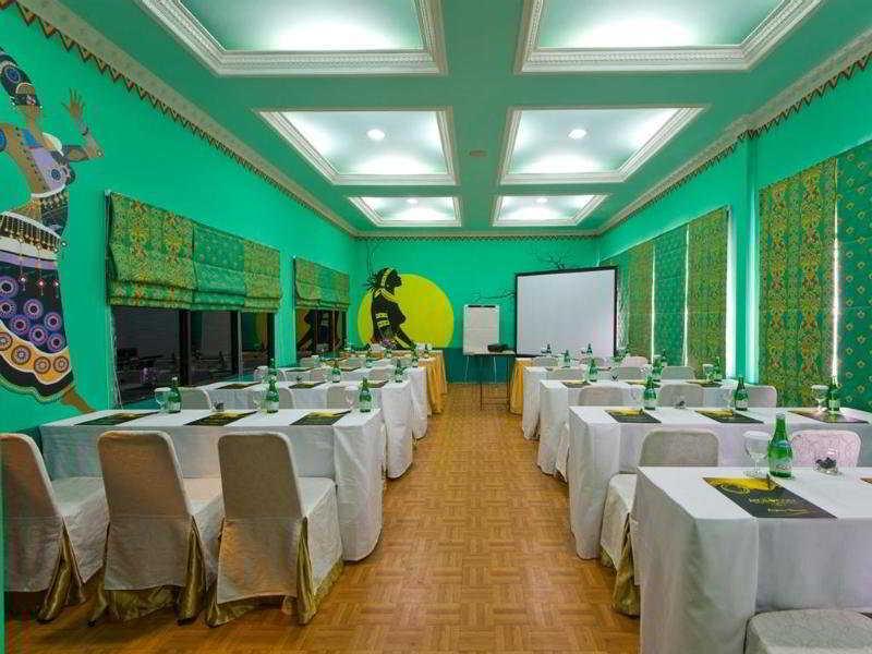 Amos Cozy Hotel Melawai Cakarta Dış mekan fotoğraf